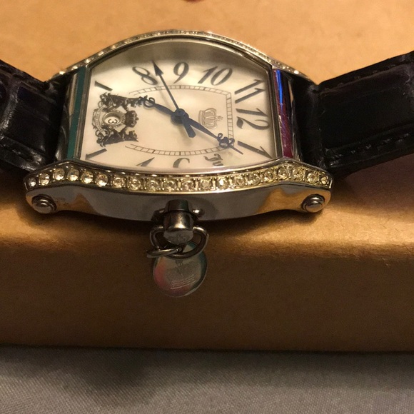 Ladies Watch - Picture 2 of 3